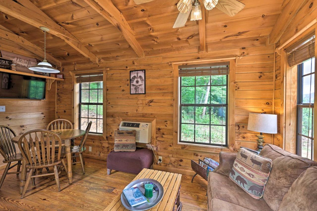 Quaint Log Cabin With Views Near West Jefferson Warrensville Esterno foto