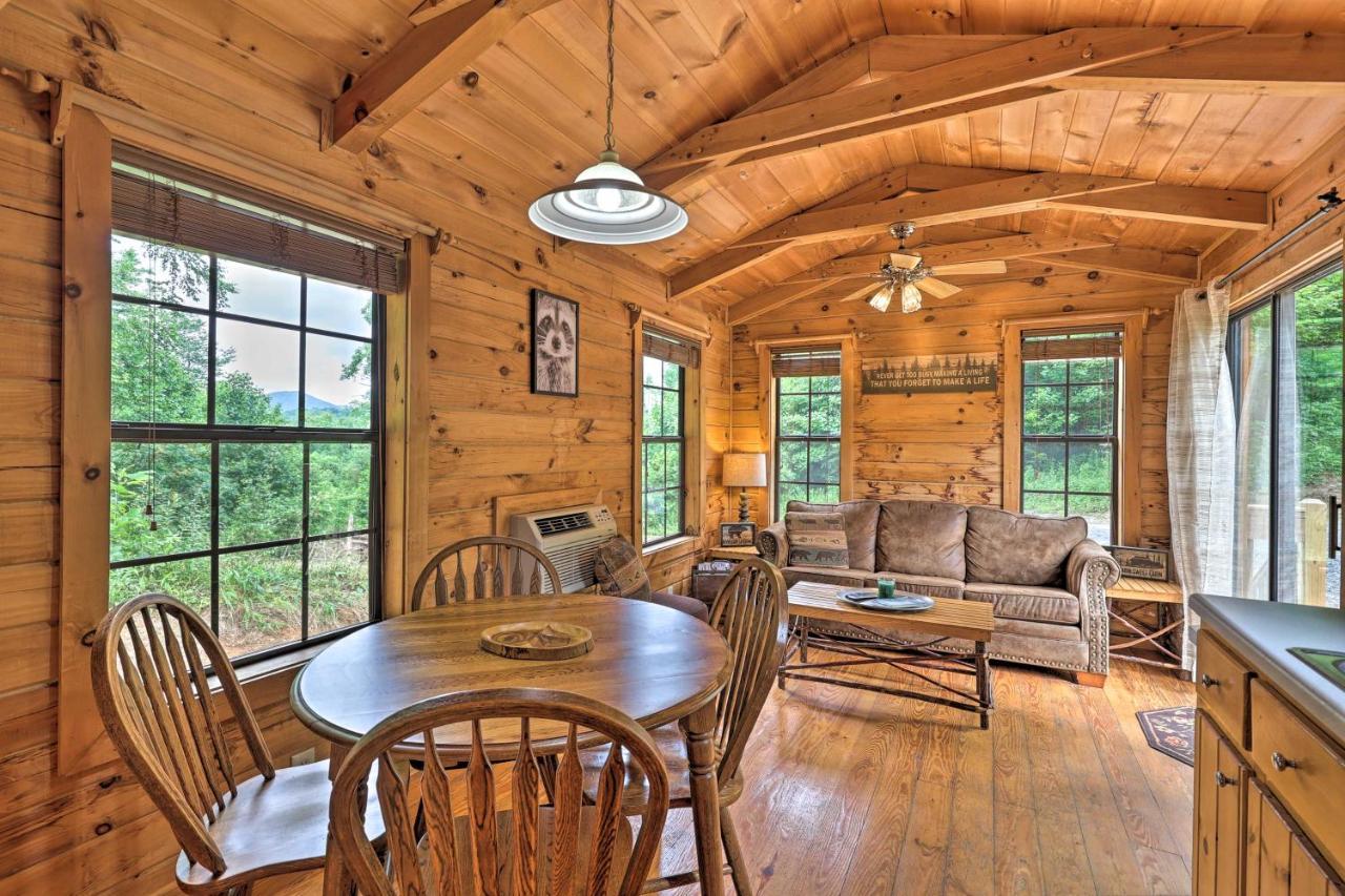 Quaint Log Cabin With Views Near West Jefferson Warrensville Esterno foto