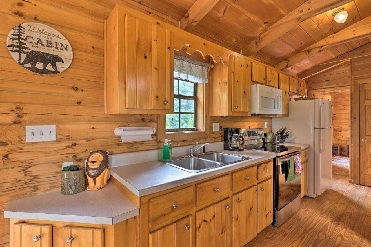 Quaint Log Cabin With Views Near West Jefferson Warrensville Esterno foto