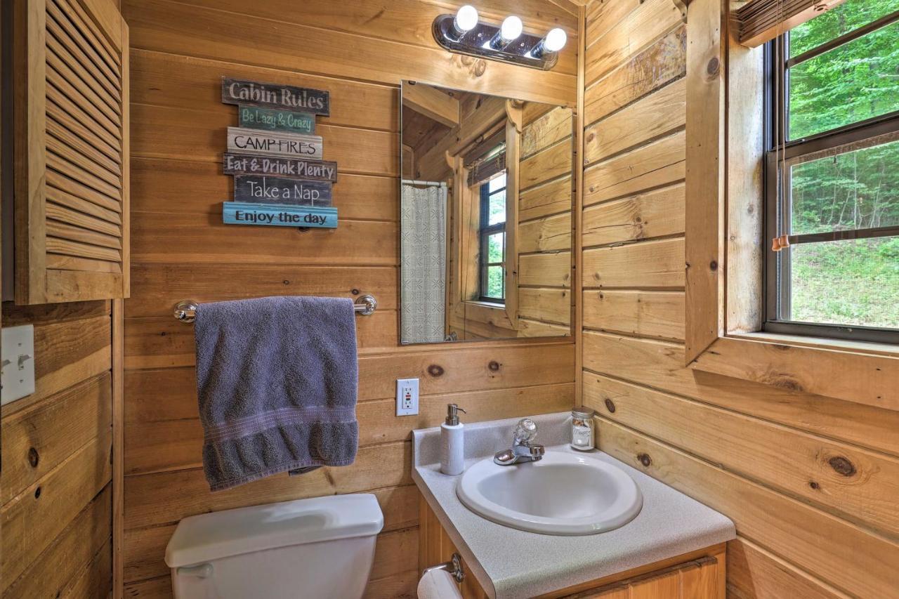 Quaint Log Cabin With Views Near West Jefferson Warrensville Esterno foto
